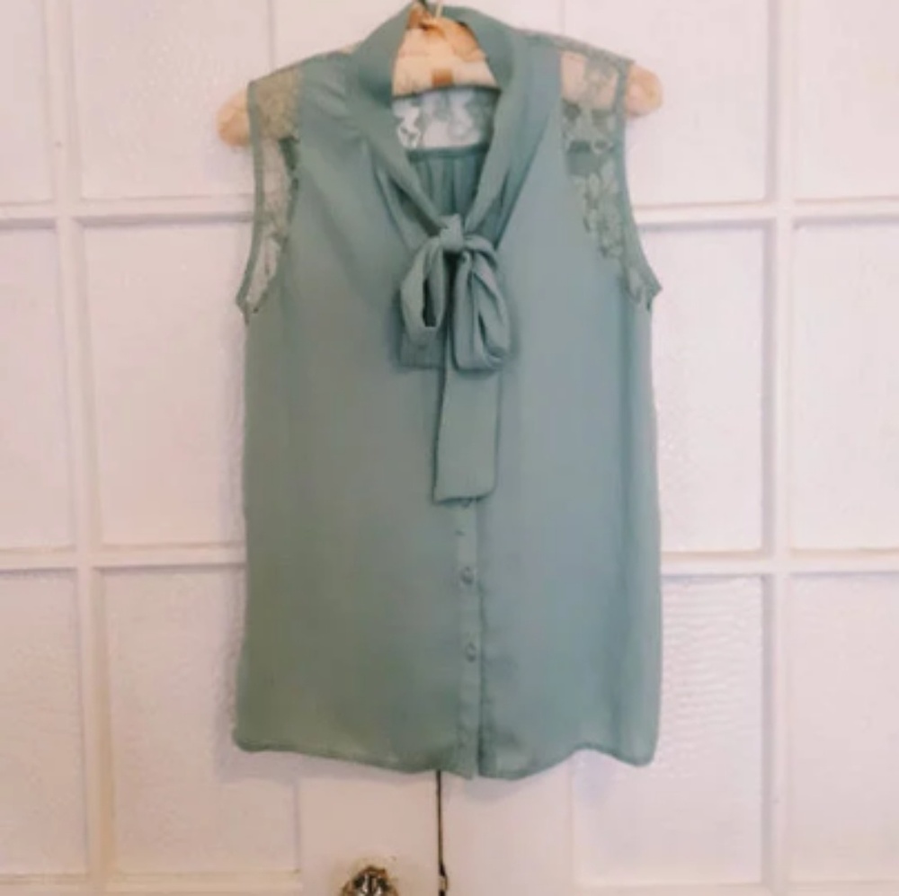 Vintage Style Tie Front Forever 21 Blouse